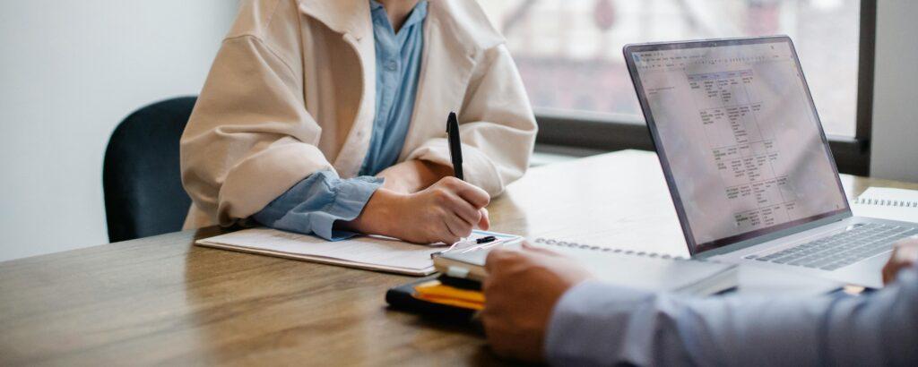 lender-borrower-meeting-writing-clipboard-seo